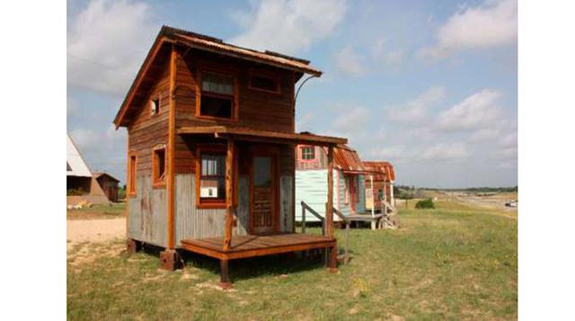 TINY TEXAS HOUSES. Tiny Texas Houses construye impresionantes viviendas a partir de materiales recuperados o reciclados, por lo que cada diseño es único y además ecológico.