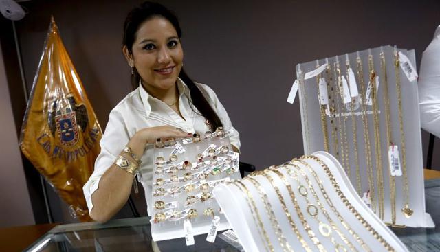 Las personas interesadas en comprar las joyas de oro podrán cancelar sus adquisiciones en efectivo o con tarjeta de crédito y débito. (Foto: MML)
