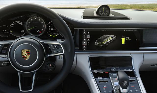 FOTO 3 | Porsche destacó que la batería se puede recargar totalmente en 12 horas utilizando un enchufe de 110 voltios y 10 amperios. (Foto: Porsche)