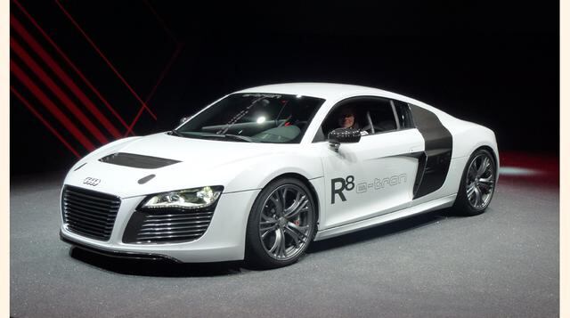Agüero también es un apasionado por los autos. Al delantero le gustan, en especial, los deportivos. Uno de sus favoritos es su Audi R8, que le costó más de US$ 160,000. (Foto: Upload)