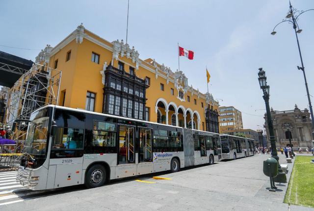 Hoy el alcalde de Lima, Jorge Muñoz, supervisó cuatro buses articulados del Metropolitano con distintas alternativas de ventilación (Foto: Municipalidad de Lima)
