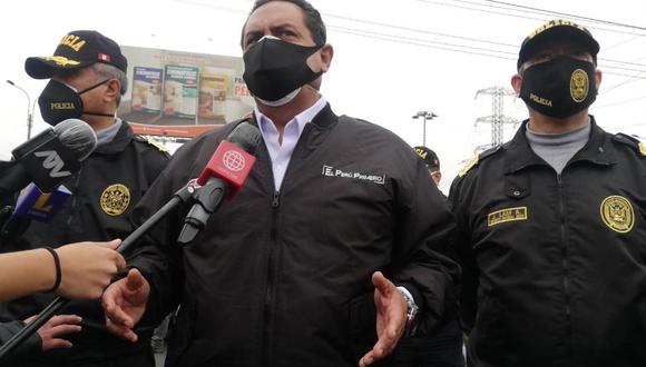 Montoya detalló que hoy los 41 agentes policiales que participaron en la operación del día sábado serán sometidos a las pruebas de descarte de COVID-19. (Foto: Andina)