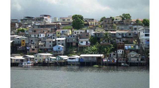 Manaos, Brasil. Homicidios: 749. Población: 2.020.301. Tasa de homicidios: 37.07. En la imagen: Favelas en el río Amazonas en Manaos. (Foto: Getty)