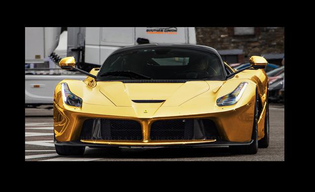 Foto 4 | Ferrari LaFerrari. Es el primer híbrido de Ferrari. Este auto cuenta con un motor V12 de 6.3 litros y puede ir de 0 a 60 mph (97 km/h) en menos de 3 segundos. Producido en una edición de apenas 500 unidades, cada una tiene un precio superior a $1 millón.