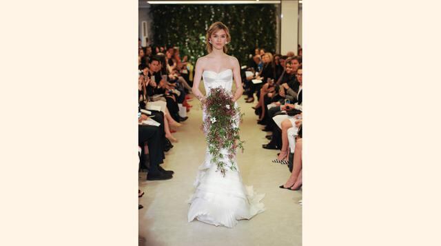 La romántica novia de Carolina Herrera, entre tules, sedas y encajes
