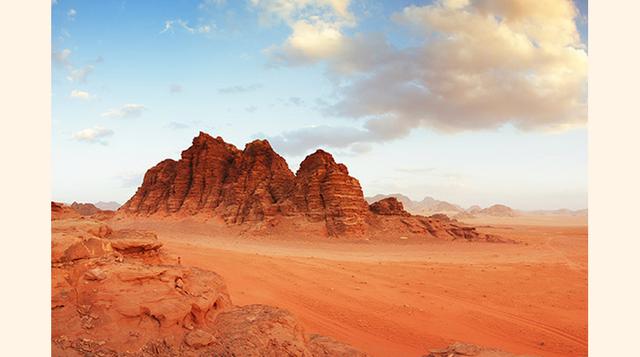 Misión Rescate: The Martian. Locación: Wadi Rum, Jordania. La película de Ridley Scott necesitaba de sets naturales que asemejaran al planeta rojo. Para ello, el equipo de producción se trasladó hasta este sitio de Jordania conocido como El Valle de la Lu
