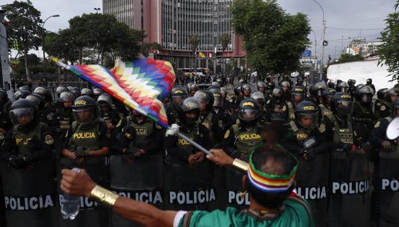 Marchas en Lima, bloqueos y protestas en regiones como parte del paro nacional indefinido continúan hoy, 26 de enero.  Foto GEC: Hugo Curotto