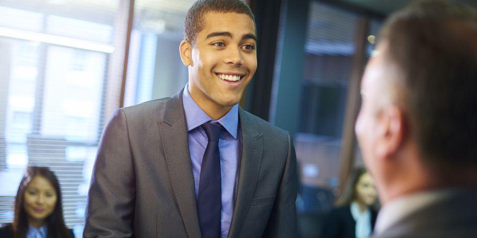 El vestuario para ir al trabajo puede ser clásico o moderno, pero siempre debe ser discreto, sobrio, elegante y cómodo. (Foto: MorgueFile)