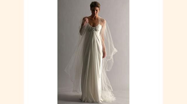 Ángel Sanchéz. Se caracteriza por hacer vestidos de novia simétricos, femeninos y contemporáneos. Se preocupa por ayudar a la novia, es decir, resaltar sus cualidades y ocultar sus debilidades. (Foto: bodaclick)