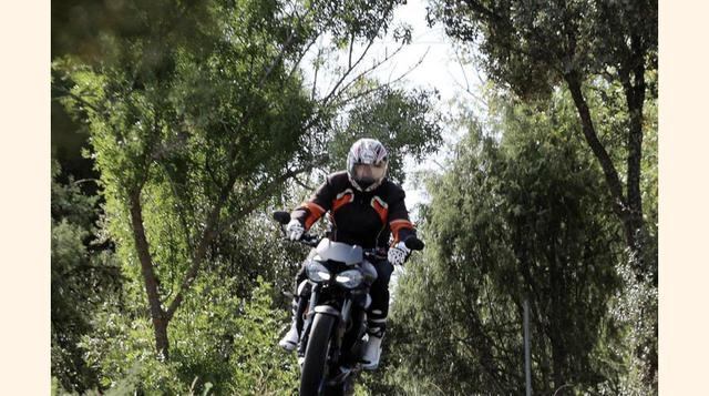 FOTO 10 | La doble óptica de la Triumph la hace inconfundible. Las luces diurnas de diodos LED hacen que sea fácilmente distinguible.