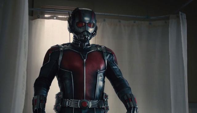 FOTO 6 | 6. Establece procesos de producción y cúmplelos
Tras la salida de Wright del proyecto de Ant-Man, Feige comprendió que no podía perder el tiempo para que cada nueva película saliera si lo que buscaba era construir una megahistoria: a partir de su segundo año de operación, cada nueva película se anuncia con nombre, fecha de estreno y en ocasiones con el elenco confirmado, a fin de cumplir con los tiempos de entrega y evitar retrasos que desalienten al público. Esta solamente es una parte del proceso de producción, que incluye grabación (para lo cual establecieron estudios fijos en Atlanta), posproducción (incluyendo efectos especiales) y promoción.