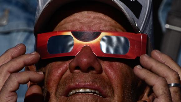 Miles de personas se reúnen para ver el eclipse solar de octubre 2023 (Foto: AFP)