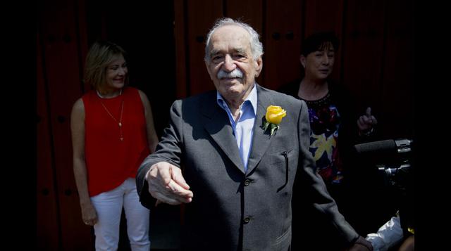 'Gabo', como se le conoce, necesita una flor amarilla en su escritorio para trabajar, porque es muy supersticioso. Cree que el frac es de mala suerte, por lo que se rehusó a vestirlo cuando le otorgaron el Nobel en 1982. (Foto: AP)