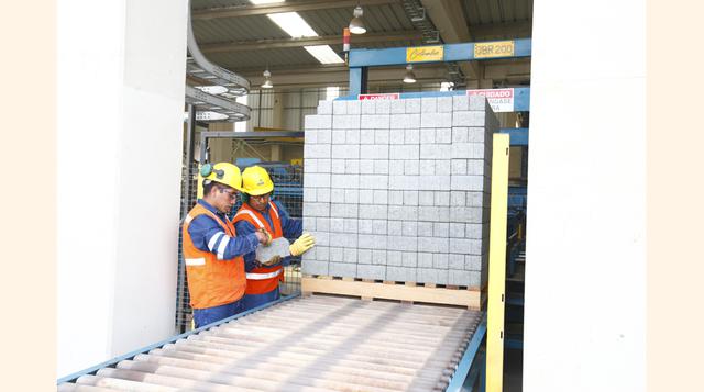 Según un estudio de Ipsos Perú al 2010, el mercado de ladrillos de Lima y sur chico era de 913,800 millares/año. (Foto: Cesar Salhuana)