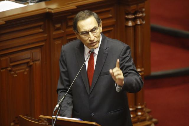 Foto 28: Por el Fenómeno del Niño, la interpelación programada para el 23 de marzo, y que contenía 83 preguntas, se suspendió. El 5 de mayo se presentó otra moción de interpelación y fue aprobada por el Congreso, por lo que se programó para el 18 de mayo. Vizcarra respondió por más de tres horas.