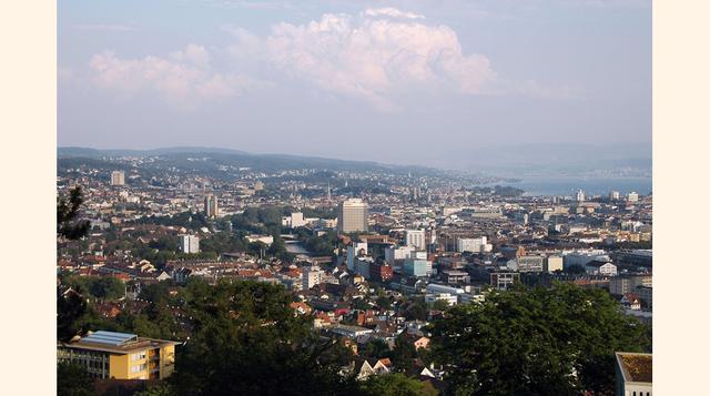 Suiza cierra el top 10 de este ranking con US$ 56,815.63 por persona al año.