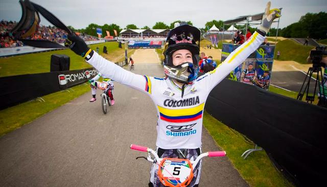 FOTO 2 | Mariana Pajón (COL, BMX)
Doble campeona olímpica (2012 y 2016) de ciclismo BMX, la colombiana Mariana Pajón ganó el oro en los Juegos de Guadalajara 2011 pero en los de Toronto 2015 sufrió una caída en la final que la apartó del podio. Tras un periodo en el que ha sufrido enfermedades, accidentes y cirugías, Pajón está activa de nuevo desde abril y con triunfos en citas internacionales de primer nivel. Ha sido campeona del mundo seis veces. Compite el 8 y 9 de agosto. (Foto: Red Bull)