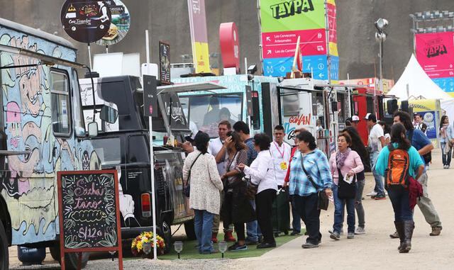 2015. Mistura continuó en el mismo lugar, donde se incluyeron food trucks que añadieron color al evento. En tanto, la asistencia llegó a las 384,000 personas.