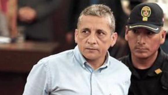 En diálogo con los medios, la titular del Parlamento lamentó que Humala Tasso no se arrepintiera del levantamiento armado que protagonizó en 2005. FOTO: Archivo GEC