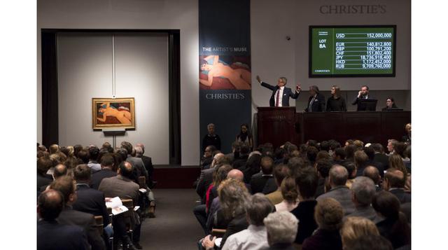 Considerada una de sus obras más famosas, el retrato pintado entre 1917 y 1918 casi ocasionó un escándalo cuando fue exhibido por primera vez en París. Muestra a una modelo desnuda no identificada recostada sobre un sofá carmesí y un cojín azul. (Foto: Re