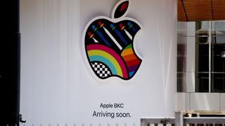 Primera tienda Apple y Tim Cook despiertan euforia en Nueva Delhi