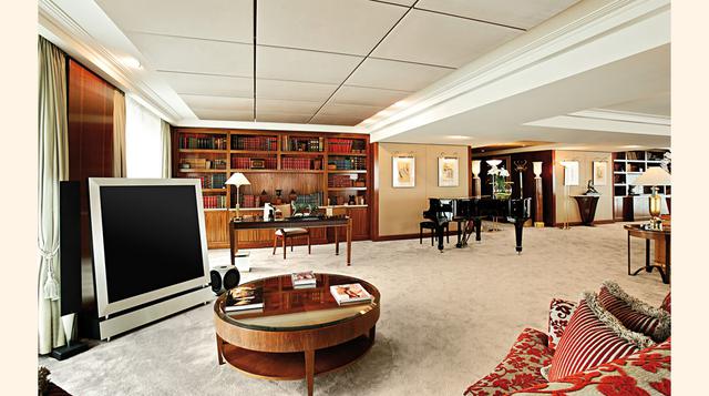 La suite Royal Penthouse del hotel President Wilson en Ginebra es la más cara del mundo, La noche cuesta US$ 83,200. Tiene 12 habitaciones y 12 baños de mármol, y una terraza con vista a los Alpes. (Foto: Luxuo)