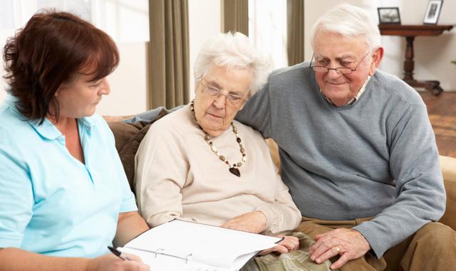 Foto 3 | Del total de hogares conducidos por adultos mayores, el 24.3% son unipersonales. Según sexo, los hogares unipersonales con jefa adulta mayor son 42,2% y en el caso de los hogares con jefe hombre de 60 y más años de edad son 14.7%. (Foto: cplhealthcare)