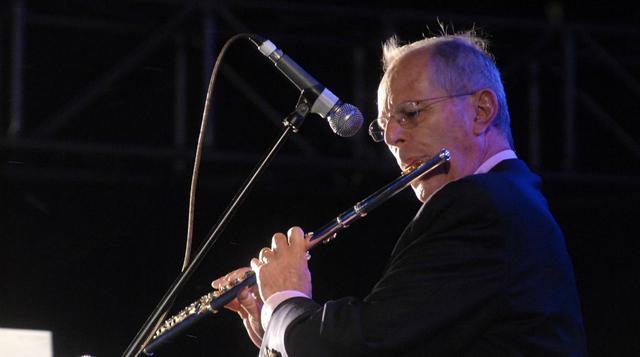 "Las artes y en especial la música serán junto con el deporte y la educación cívica, materias obligatorias que promoverá el Estado".