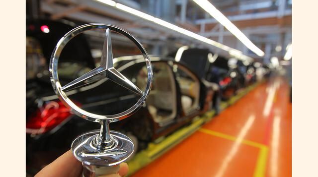 Benz. A esta famosa empresa alemana se la relacionaría con la participación en la producción de componentes para la fabricación de armamentos, entre los que se encontrarían minas y misiles. También había sido denunciada por un periódico alemán por su supu