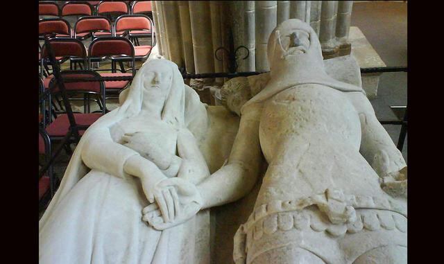 Richard FitzAlan, X conde de Arundel – US$ 118,6 mil millones. El décimo conde de Arundel, también conocido como Richard Fitzalan, era un prominente noble inglés y propietario de tierras que tenía un patrimonio neto equivalente a US$ 118.600 millones de dólares en el momento de su muerte en 1376.