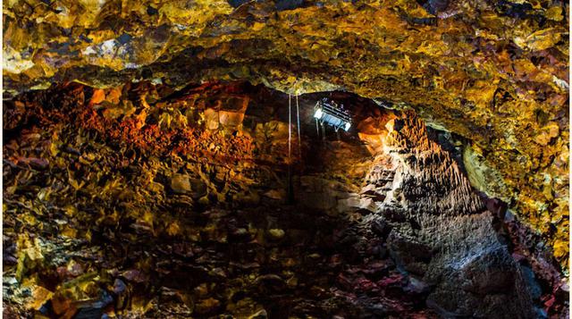 Volcán Thrihnukagigur (Islandia). Nos negamos a intentar pronunciar este volcán islandés, pero sí diremos que es posible visitarlo por dentro. No se preocupen, su última erupción tuvo lugar hace 4,000 años.