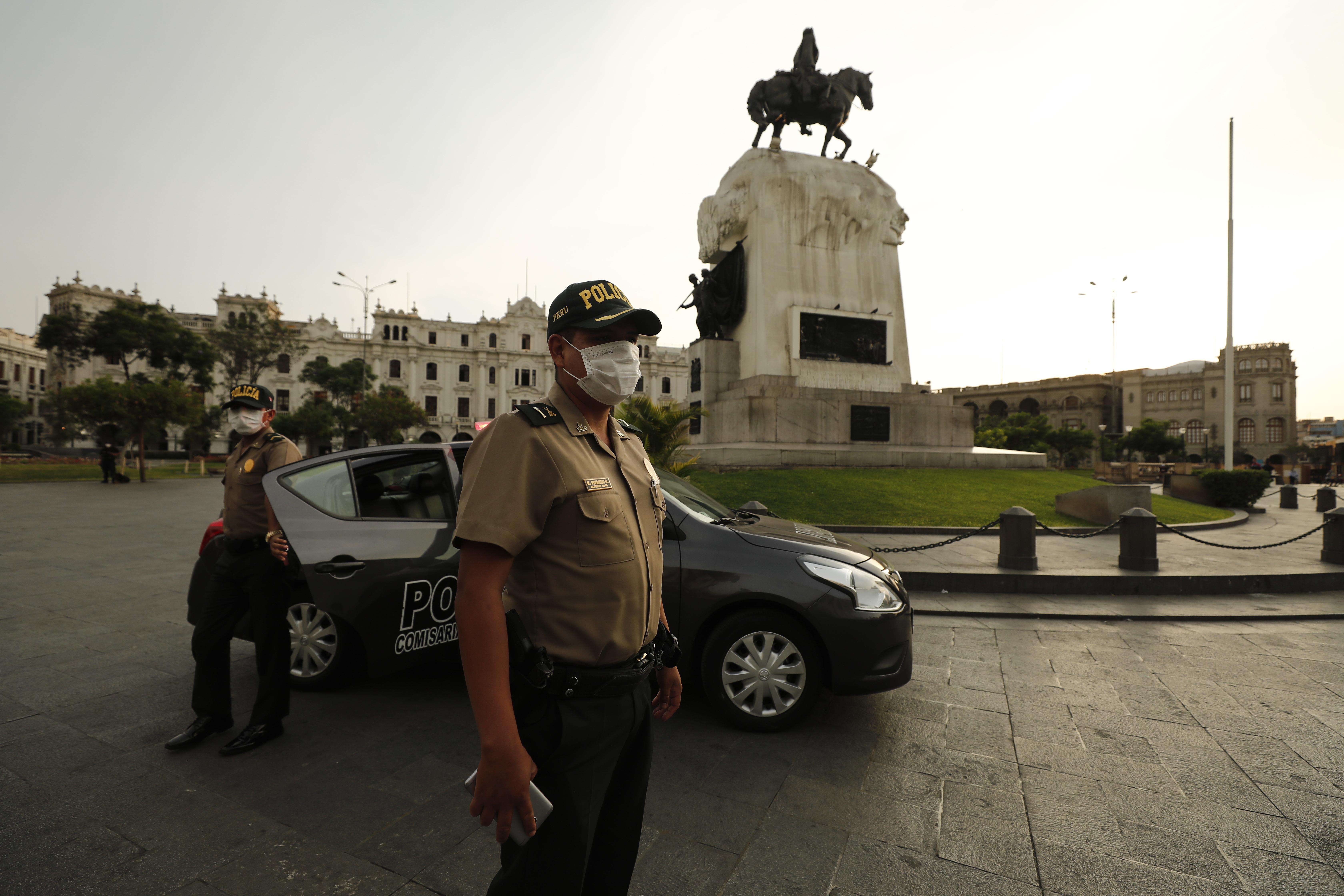 En el Perú se decretó el estado de emergencia nacional y la cuarentena para toda la población.