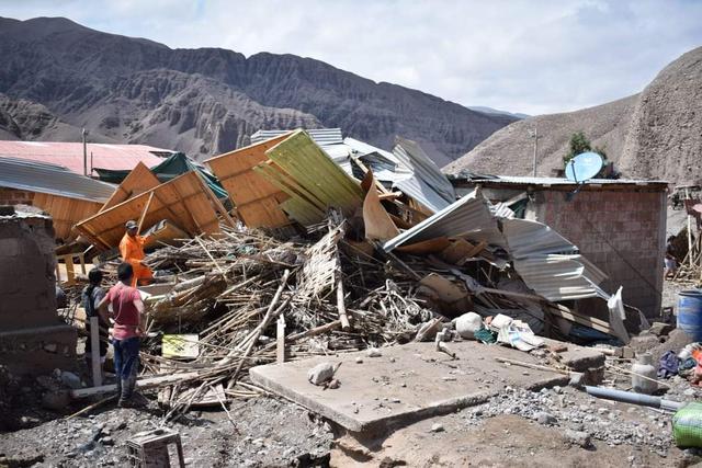 Casas de calamina, esteras y madera quedaron destruidas con la emergencia. (Foto: Prefectura Tacna)