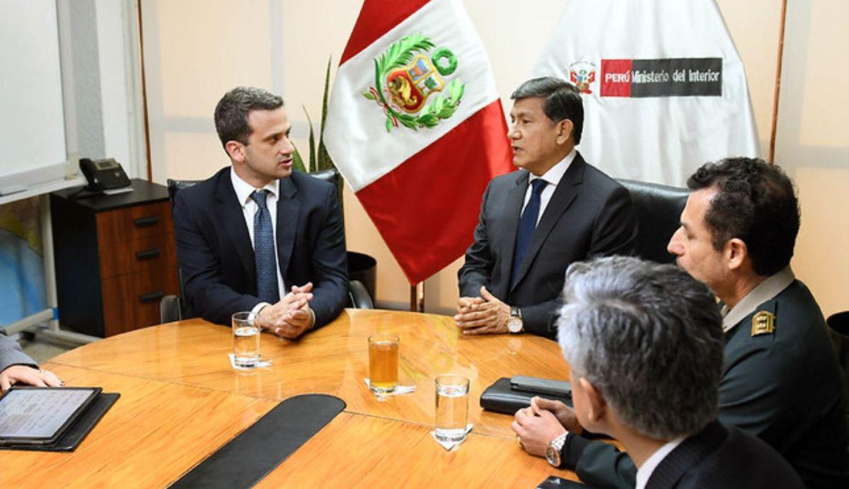 El ministro Carlos Morán se reunió con el embajador de Venezuela en el Perú, Carlos Scull. (Foto: Difusión)