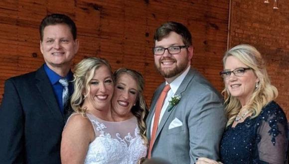 VIRAL | Una foto del casamiento de Abby Hensel con la familia. (Foto: Facebook)