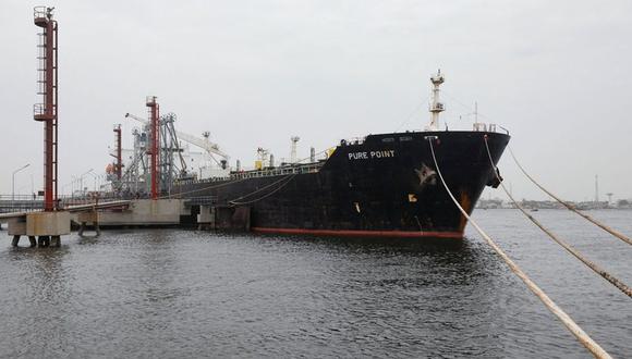 Rusia redujo sus exportaciones marítimas de diésel y gasoil en casi un 30% (Foto: REUTERS)