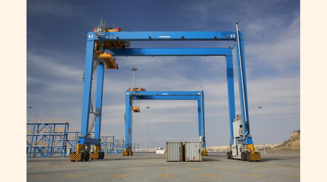 Junio 2014: TPE realiza una inversión adicional de US$ 14 millones en la adquisición de dos grúas móviles LHM 550, que duplican la operatividad del puerto y permiten el ingreso de las naves de hasta 50,000 TM de capacidad.