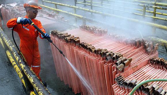 La guerra comercial entre Estados Unidos y China ha minado la demanda de metales. (Foto: Reuters)