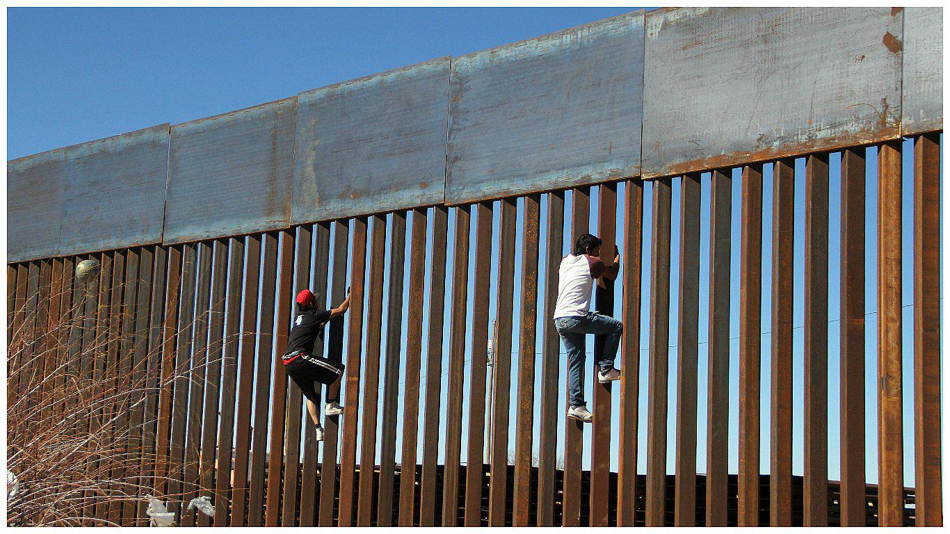 Muro fronterizo entre EE.UU. se terminaría de construir en dos años . (AFP).