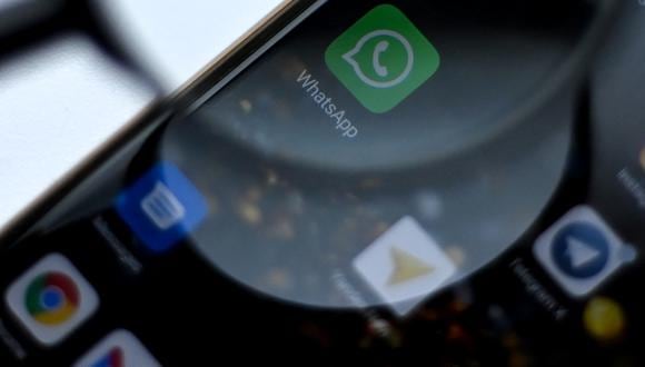 ¿Lo han bloqueado en WhatsApp? Conozca qué es lo que le pasará a su cuenta. (Foto: Kirill KUDRYAVTSEV / AFP)