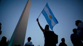 Estrategia argentina frente a default aumenta riesgo de aceleración de vencimientos de deuda