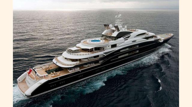 SERENO – US$ 330 millones. De 439-pies Sereno fue construido en el 2011 por el multimillonario ruso del vodka, quien lo vendió el año pasado. Actualmente, está disponible para ser rentado a través de la Flota de Alquiler de barcos por hasta $ 5 millones a