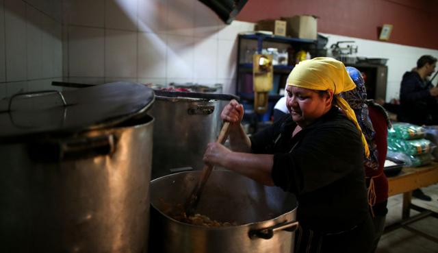 Macri, un exitoso empresario, busca dejar atrás su imagen de insensible con las recientes medidas sociales, para contar con alguna chance en los comicios del 27 de octubre.  (Foto: Reuters)
