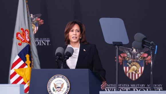 La vicepresidenta de EE. UU., Kamala Harris, pronuncia el discurso de graduación en la ceremonia de graduación de 2023 en la Academia Militar de EE. UU. West Point el 27 de mayo de 2023 en West Point, Nueva York. (Foto de Kena Betancur / AFP)