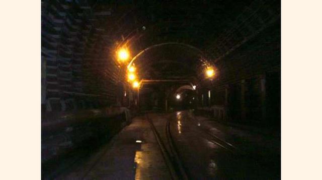 METRO 2 DE MOSCÚ. Se trata de una legendaria red de transporte subterráneo, que comunicaría el Kremlim con los principales puntos estratégicos de la capital rusa. Su existencia nunca ha sido demostrada, aunque en 2004, un equipo de investigadores aseguró 