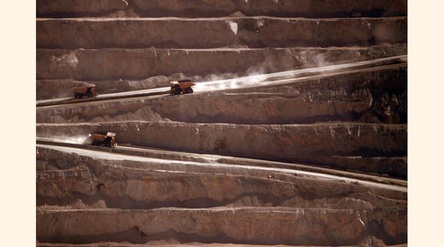 1. La mina Escondida, operada por BHP Billiton, mantendrá su liderazgo, con una producción de 1.2 millones de toneladas el 2017, según cálculos realizados por la gigante China Minmetals.