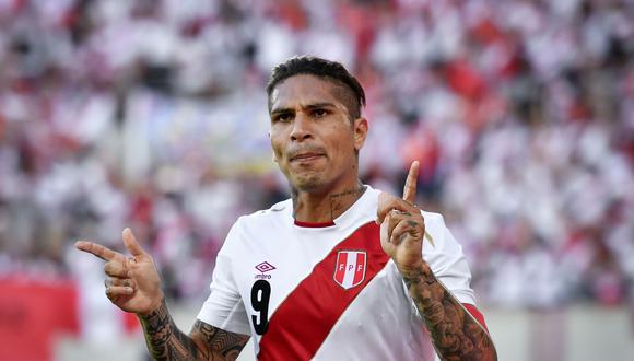 Paolo Guerrero marcó dos goles en el triunfo 3-0 de Perú sobre Arabia Saudita. (Foto: AFP)