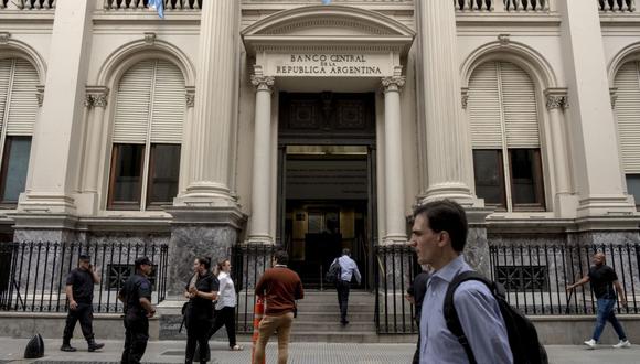 The Central Bank of Argentina in Buenos Aires, Argentina, on Tuesday, Nov. 21, 2023. Yesterday on Wall Street, Argentine stocks soared the most in at least a decade on optimism that Javier Milei might be able to fix the beleaguered economy, but day two will test the local markets after a holiday reopening and growing concerns about the potential wave of Argentines withdrawing pesos to buy dollars.