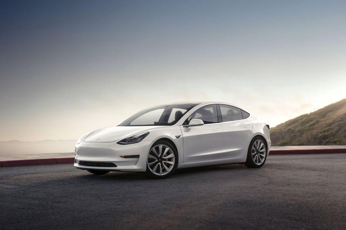 Las denuncias abarcan 500,000 vehículos Model 3, Model S y Model X del 2013 al 2019.