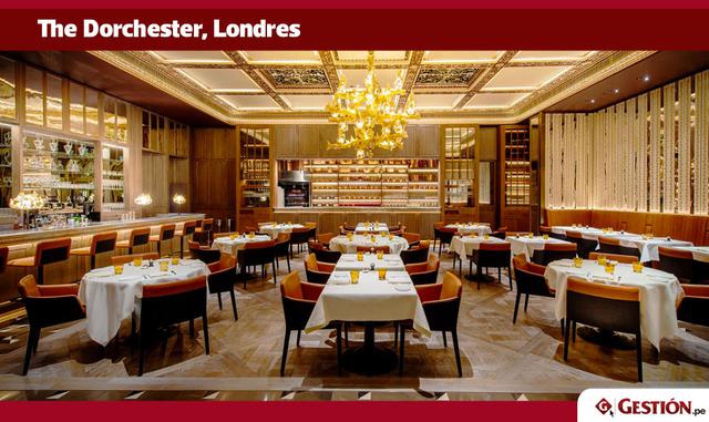 El Dorchester de Londres es una institución hotelera donde personas de clase alta toman el té de la tarde en el salón Promenade, clásicamente acolchado, y los golosos claman por reservas en el restaurante de Alain Ducasse que lleva su nombre. El glamur se